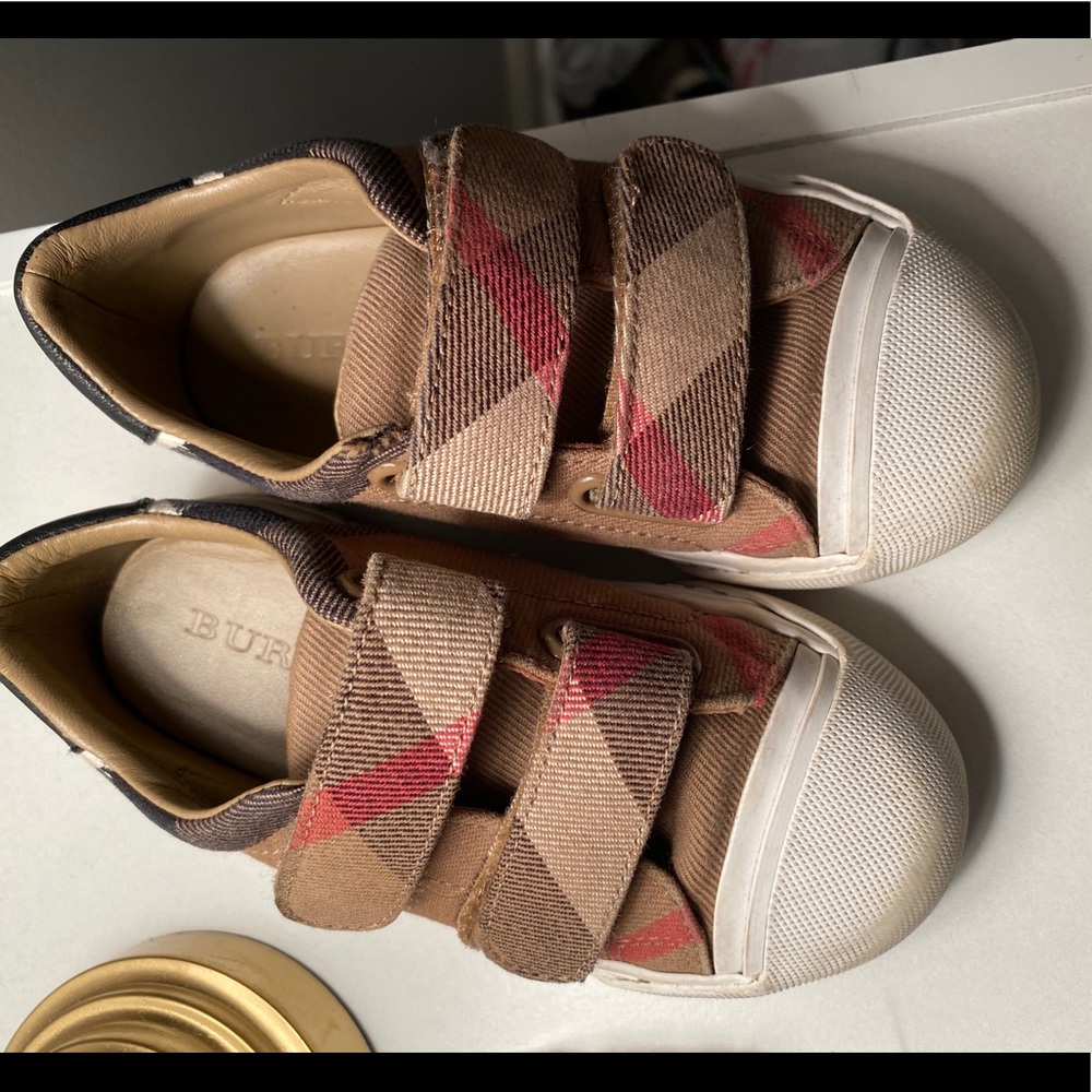 💢AUTHENTIC BURBERRY SNEAKERS💢